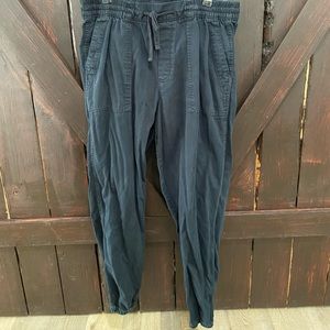 Gap, size medium, color black